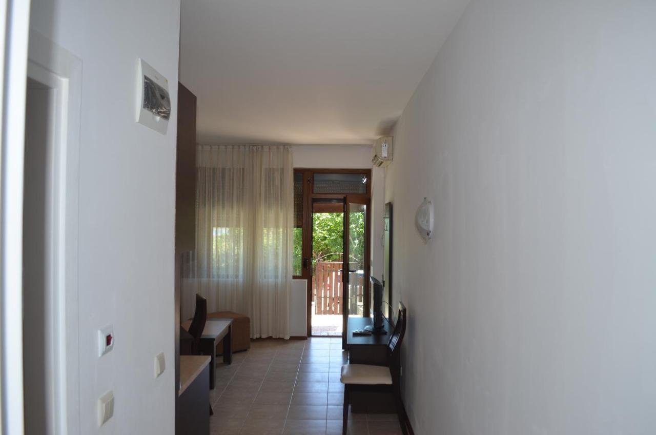 Trs Apartments Sozopol Bagian luar foto