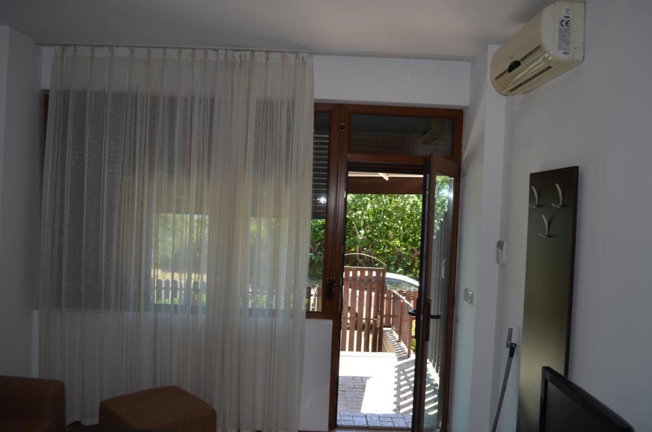 Trs Apartments Sozopol Bagian luar foto