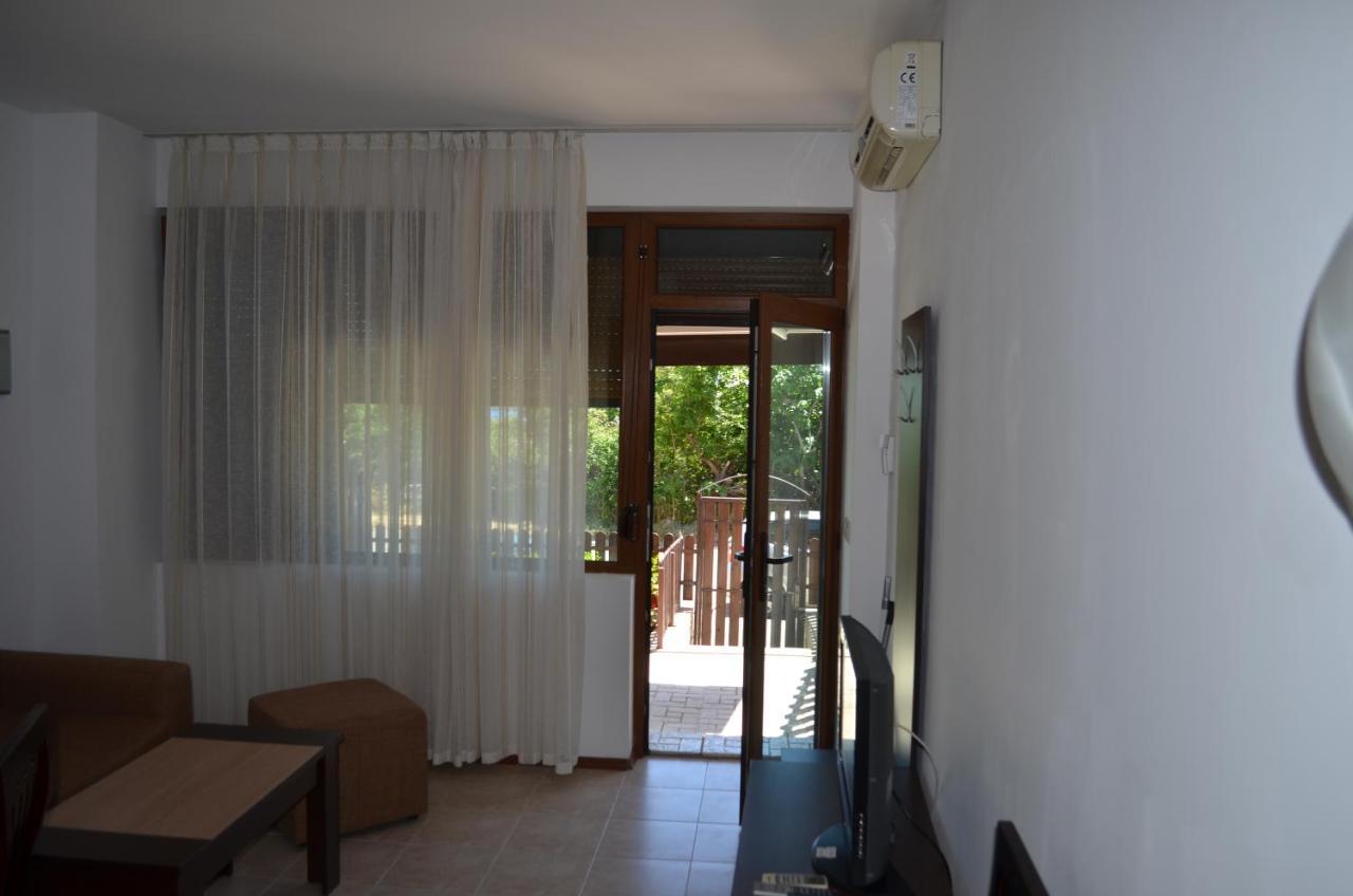 Trs Apartments Sozopol Bagian luar foto