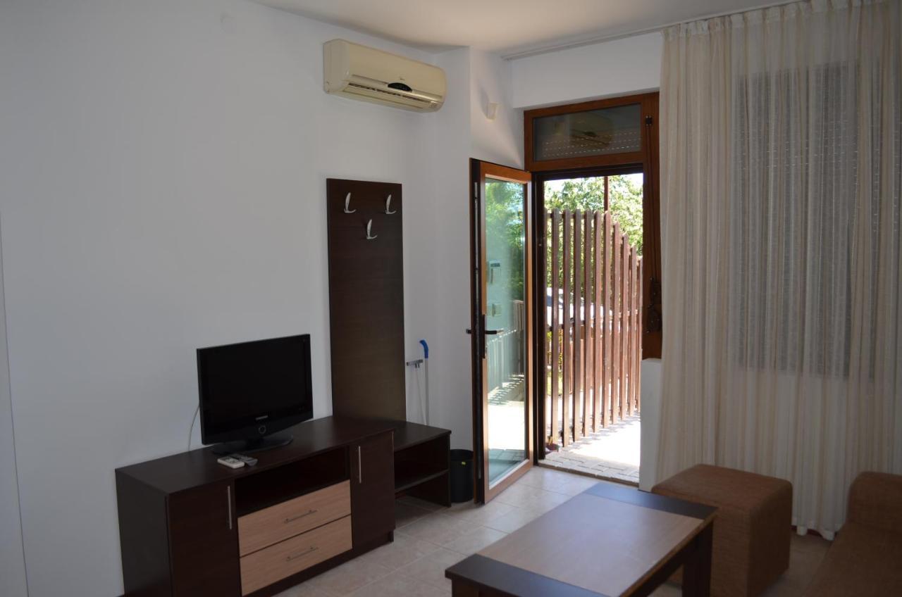 Trs Apartments Sozopol Bagian luar foto